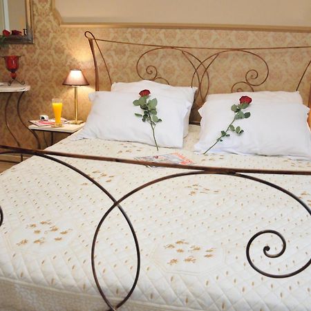 Royal Apartments Ni Kamer foto