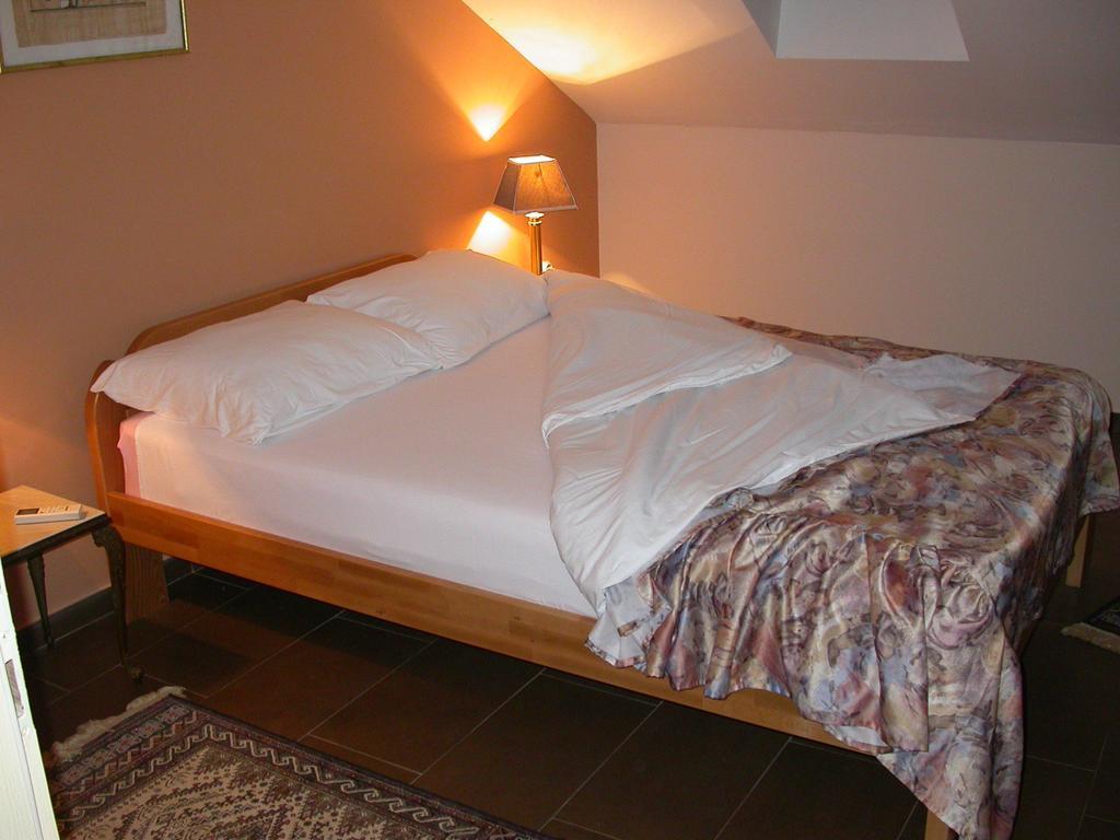 Royal Apartments Ni Kamer foto