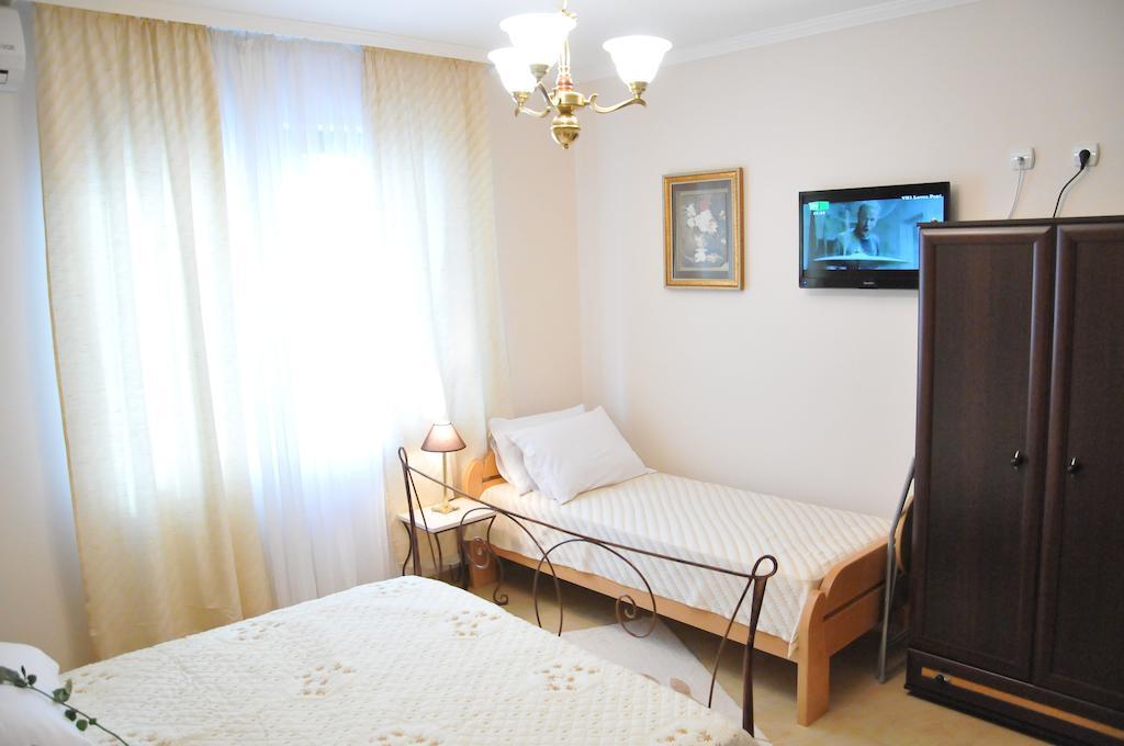 Royal Apartments Ni Kamer foto